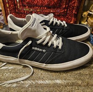 Adidas 10.5 men's shoes